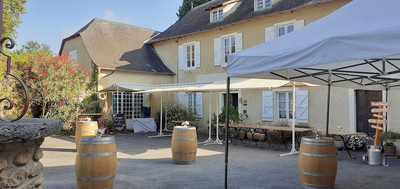 tonneau mange debout apéritif